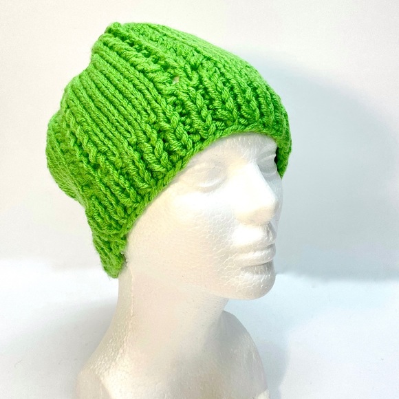NWT Hand Knit Chunky Bright Green Beanie Hat w/ Lace Detail One Size Fits Most - Picture 8 of 8